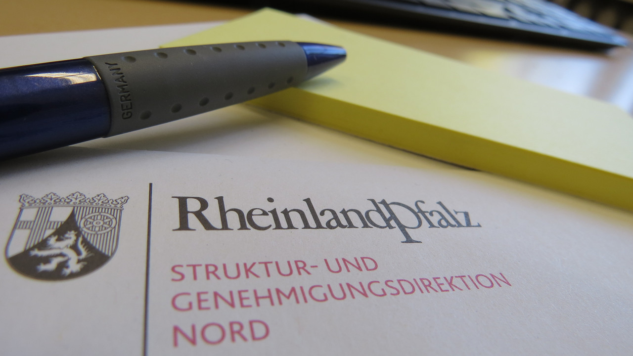 Briefkopf der SGD Nord mit Kugelschreiber und Klebezettel