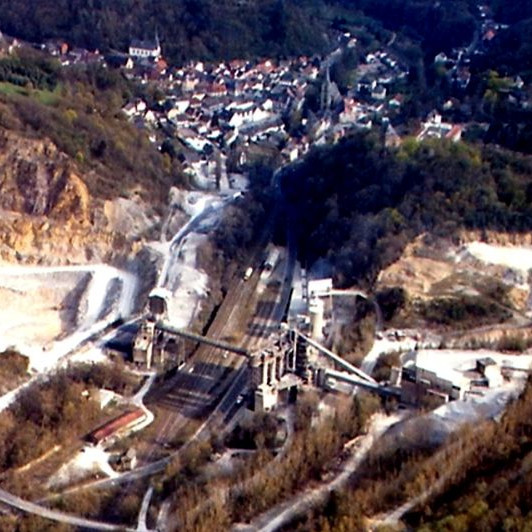 Luftbild des Steinbruches in Stromberg